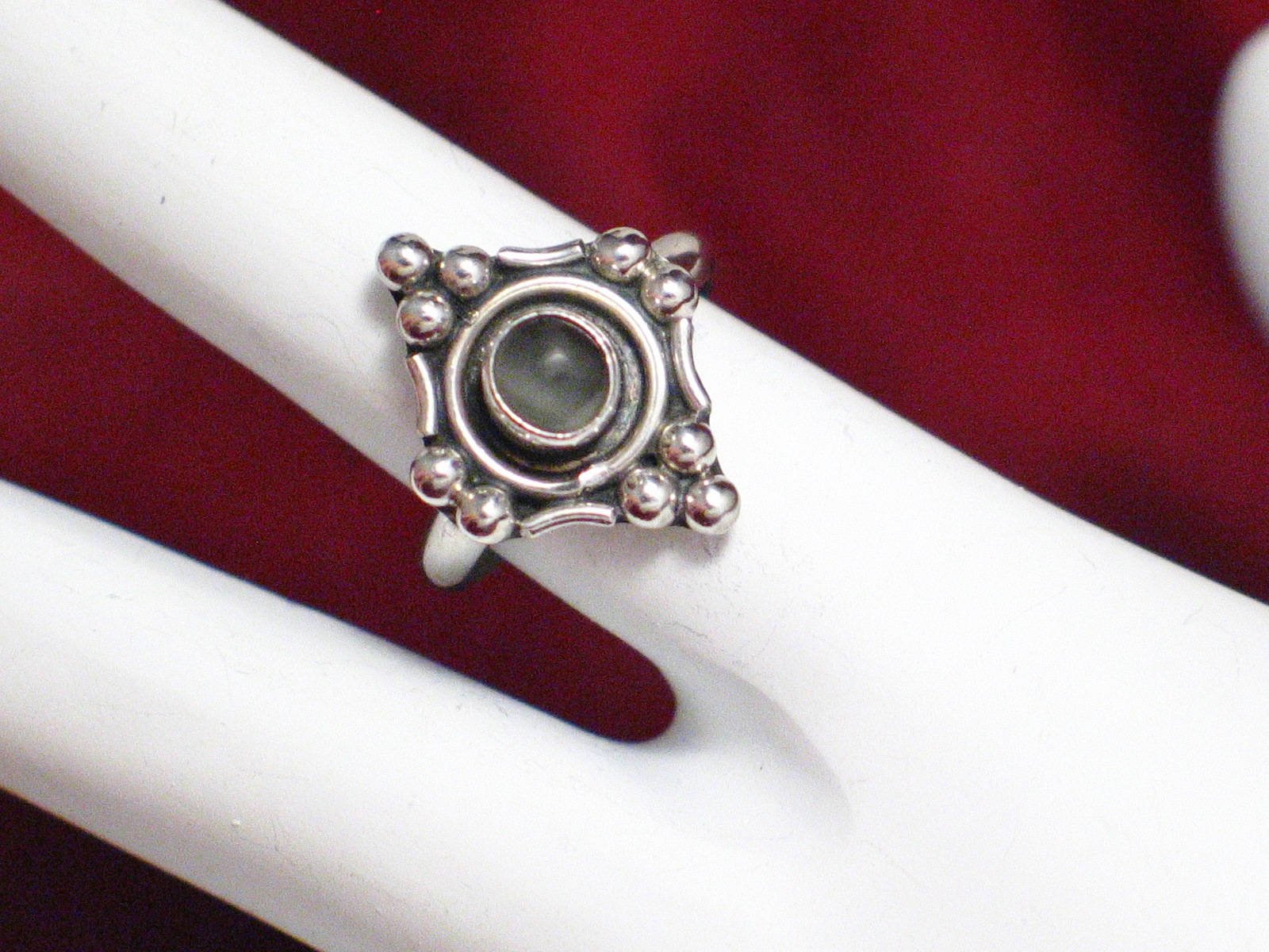 Silver Ring, Mens Womens Pre-owned Grey Stone Solitaire Style Sterling Silver Ring