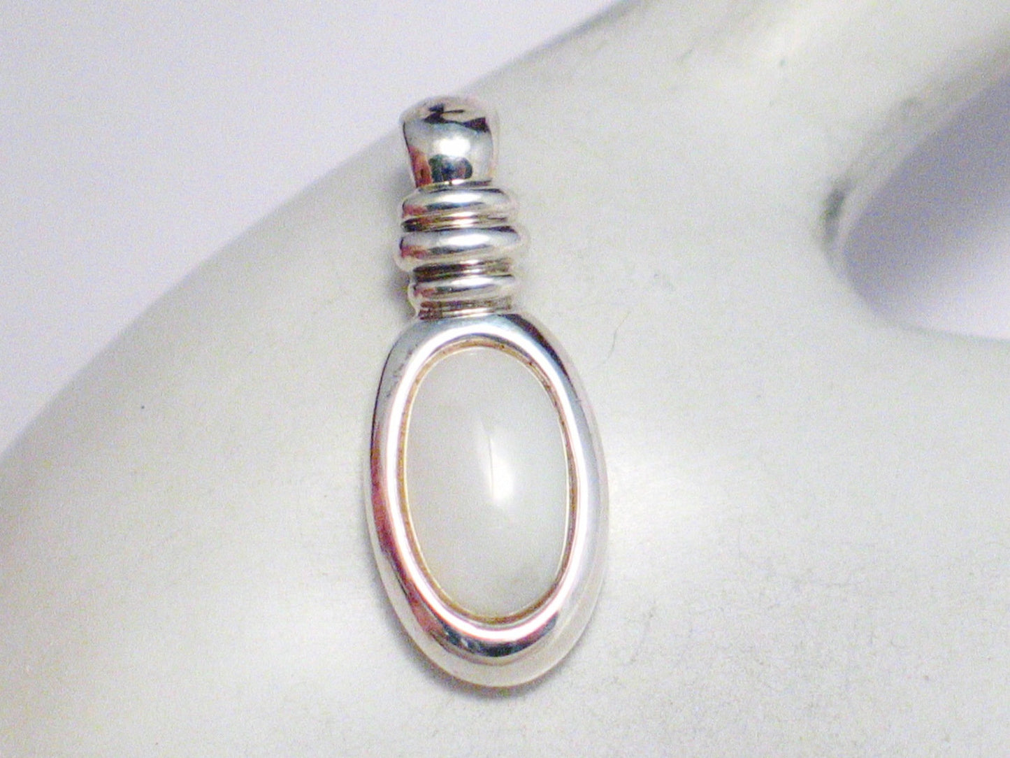 Stone Pendant, Mens Womens Sleek Oval Design White Pearl Stone Pendant - Blingschlingers  Jewelry