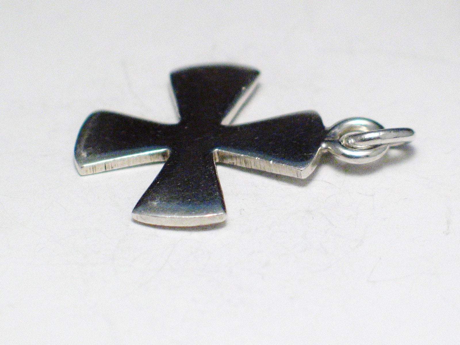 Cross Pendant, Mens Womens Discounted Pre-owned Iron Cross Sterling Silver Pendant