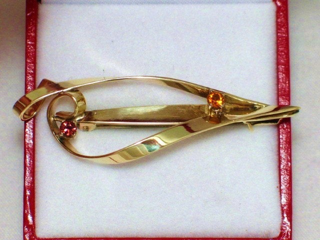 Gold Brooch / Lapel Pin | Vintage 8kt Gold Flowing Design Citrine Garnet Stone Brooch / Lapel Pin | Jewelry