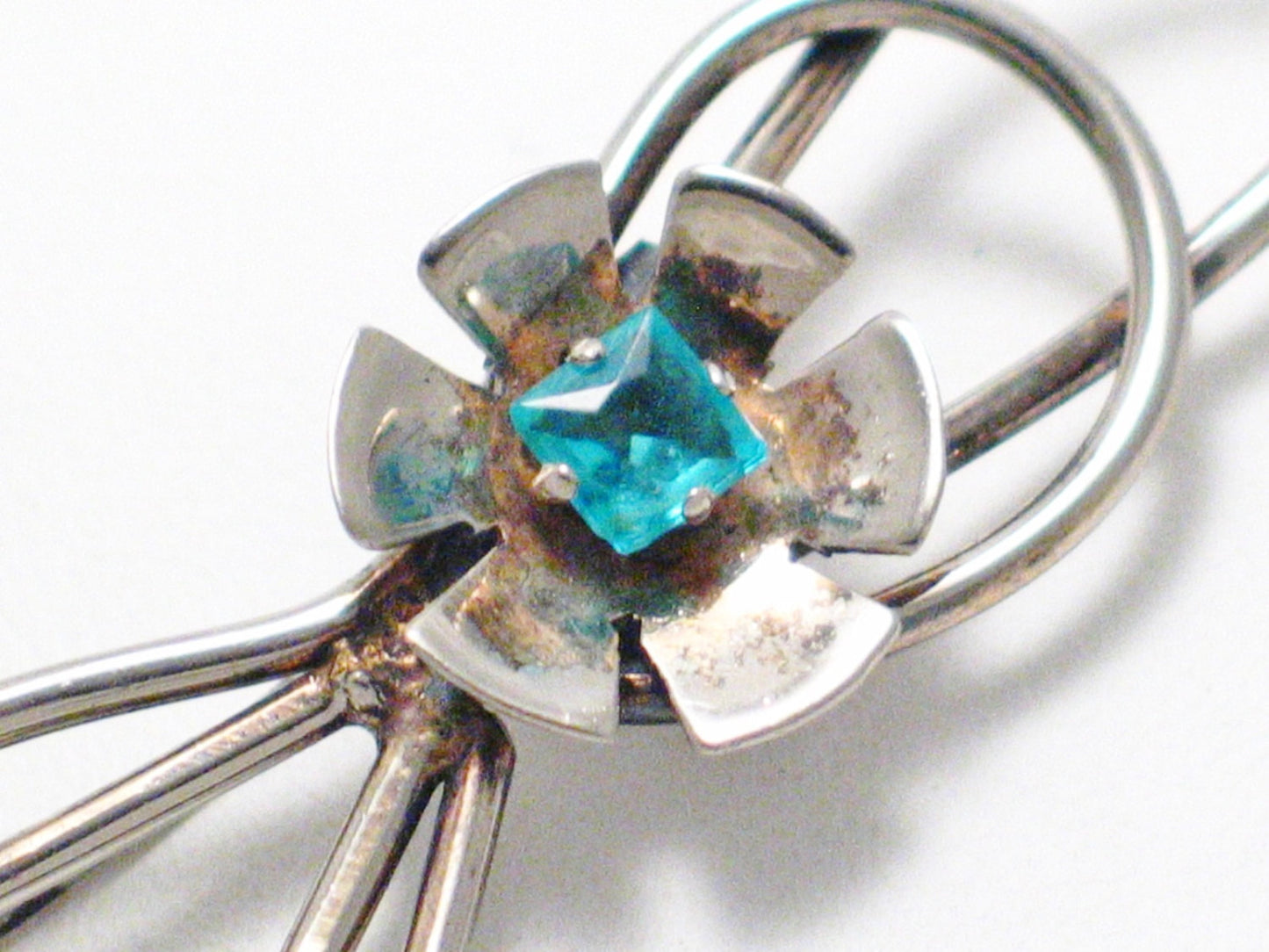 Silver Flower Brooch, Vintage Retro Looped Infinity Bow Design Sterling Silver Brooch / Lapel Pin