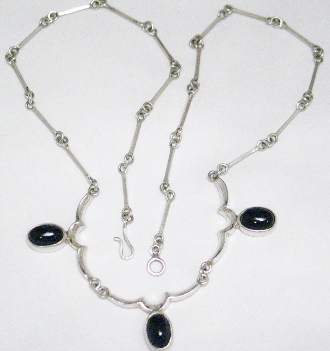 Silver Necklaces | Sterling Scallop & Dog bone Link Black Onyx Stone Necklace 17 3/4" | Best  Priced Estate Jewelry for less only at Blingschlingers.com